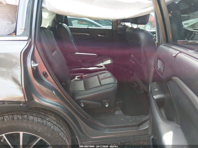45874695 :رقم المزاد ، 5TDJZRFH2JS897073 vin ، 2018 Toyota Highlander Se مزاد بيع