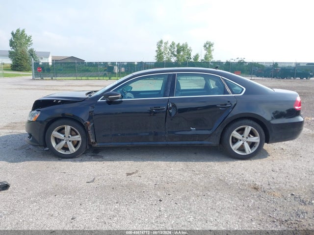 2012 Volkswagen Passat 2.5l Se მანქანა იყიდება აუქციონზე, vin: 1VWBP7A34CC033945, აუქციონის ნომერი: 45874772