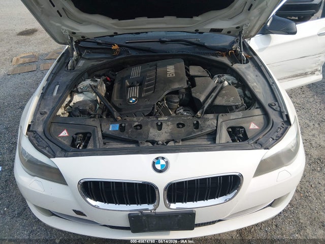 2011 Bmw 528i მანქანა იყიდება აუქციონზე, vin: WBAFR1C59BC260263, აუქციონის ნომერი: 45874780