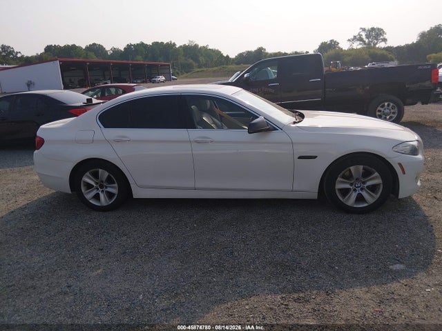 2011 Bmw 528i მანქანა იყიდება აუქციონზე, vin: WBAFR1C59BC260263, აუქციონის ნომერი: 45874780