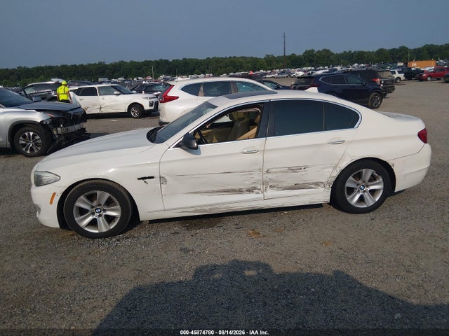 2011 Bmw 528i მანქანა იყიდება აუქციონზე, vin: WBAFR1C59BC260263, აუქციონის ნომერი: 45874780