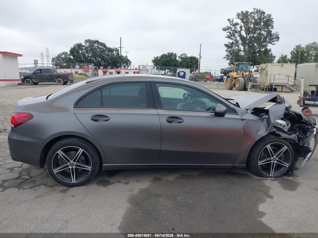 Mercedes-Benz A 220 2019 WDD3G4EB8KW000490 Image 13