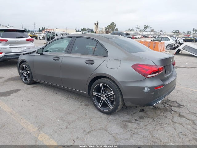 Mercedes-Benz A 220 2019 WDD3G4EB8KW000490 Image 3