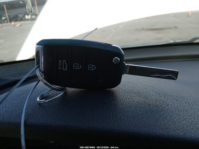 KIA Optima S 2018 5XXGT4L30JG253936 Image 11
