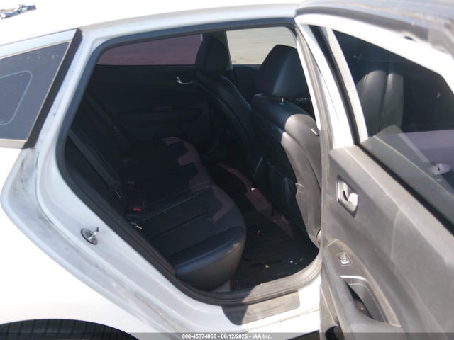 KIA Optima S 2018 5XXGT4L30JG253936 Image 8