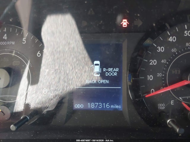 2015 Toyota Sienna Le 8 Passenger მანქანა იყიდება აუქციონზე, vin: 5TDKK3DC9FS618562, აუქციონის ნომერი: 45874897