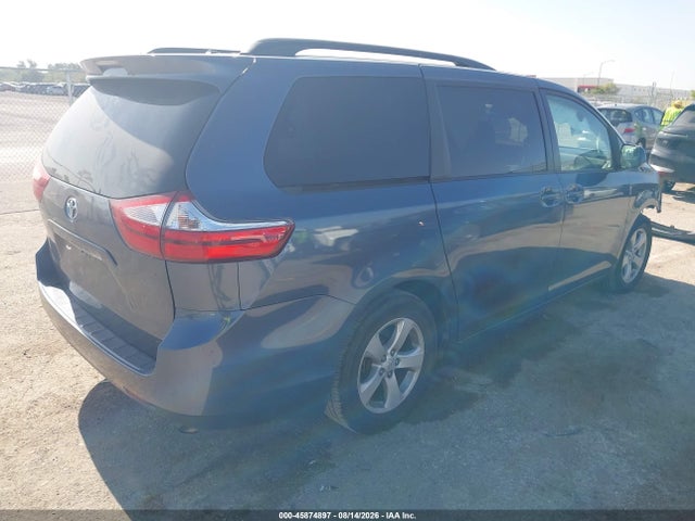 2015 Toyota Sienna Le 8 Passenger მანქანა იყიდება აუქციონზე, vin: 5TDKK3DC9FS618562, აუქციონის ნომერი: 45874897