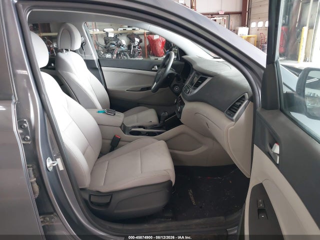 45874900 :رقم المزاد ، KM8J2CA49JU680987 vin ، 2018 Hyundai Tucson Se مزاد بيع