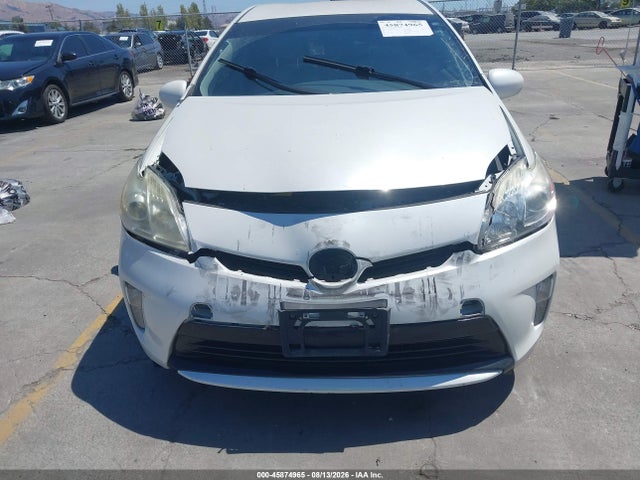 JTDKN3DU2F0413443 Toyota Prius Two
