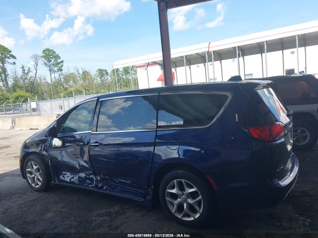Продажа на аукционе авто 2018 Chrysler Pacifica Touring Plus, vin: 2C4RC1FG7JR108681, номер лота: 45874969