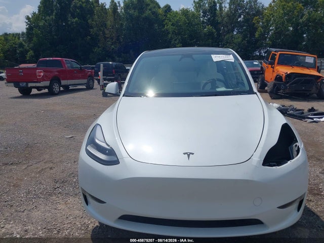 2024 Tesla Model Y Long Range Dual Motor All-wheel Drive მანქანა იყიდება აუქციონზე, vin: 7SAYGDEE6RA270598, აუქციონის ნომერი: 45875207