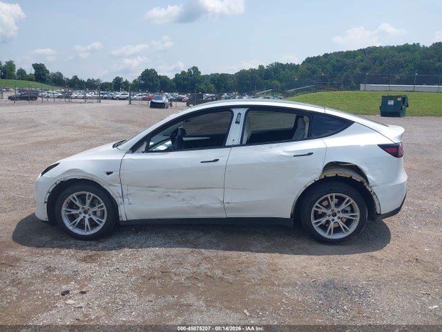 2024 Tesla Model Y Long Range Dual Motor All-wheel Drive მანქანა იყიდება აუქციონზე, vin: 7SAYGDEE6RA270598, აუქციონის ნომერი: 45875207