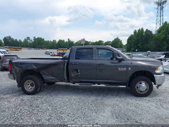 45875217 :رقم المزاد ، 3C63RRGL1JG220775 vin ، 2018 Ram 3500 Tradesman  4x4 8' Box مزاد بيع