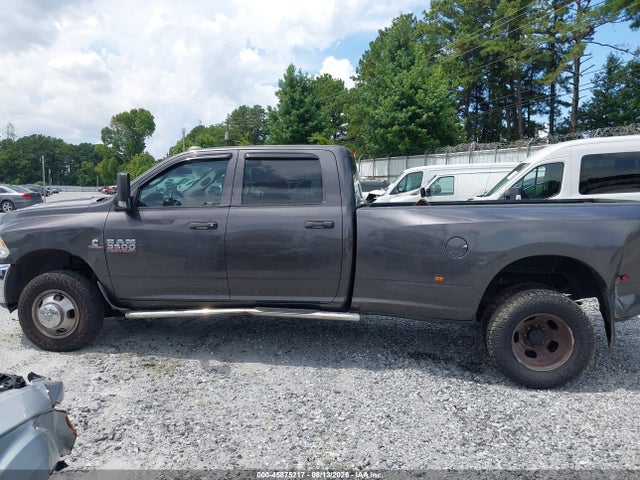 45875217 :رقم المزاد ، 3C63RRGL1JG220775 vin ، 2018 Ram 3500 Tradesman  4x4 8' Box مزاد بيع