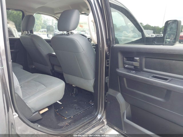 45875217 :رقم المزاد ، 3C63RRGL1JG220775 vin ، 2018 Ram 3500 Tradesman  4x4 8' Box مزاد بيع