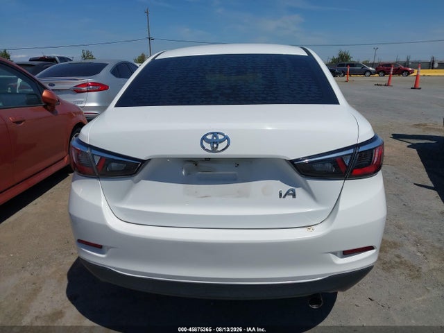 3MYDLBYV7JY329016 Toyota YARIS IA