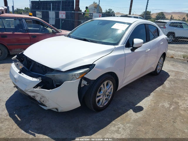3MYDLBYV7JY329016 Toyota YARIS IA