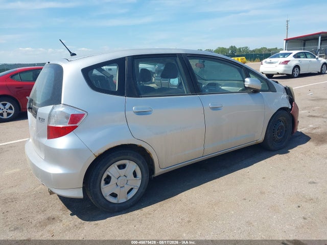 45875428 :رقم المزاد ، JHMGE8G38DC007621 vin ، 2013 Honda Fit مزاد بيع