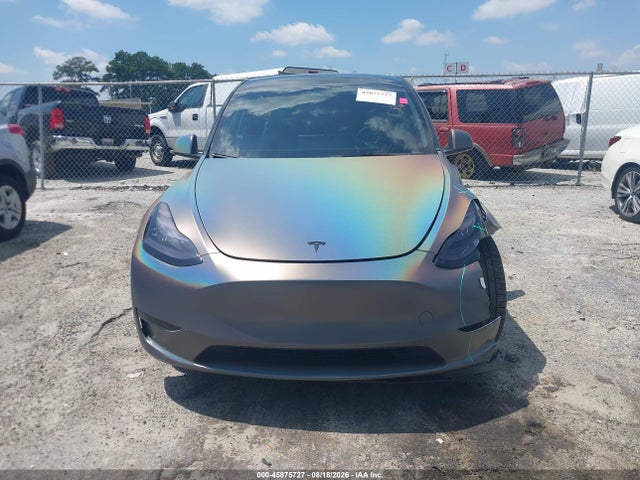 2022 Tesla Model Y Long Range Dual Motor All-wheel Drive მანქანა იყიდება აუქციონზე, vin: 7SAYGDEE0NF426762, აუქციონის ნომერი: 45875727