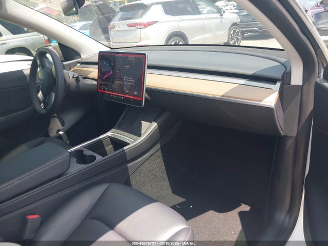 2022 Tesla Model Y Long Range Dual Motor All-wheel Drive მანქანა იყიდება აუქციონზე, vin: 7SAYGDEE0NF426762, აუქციონის ნომერი: 45875727
