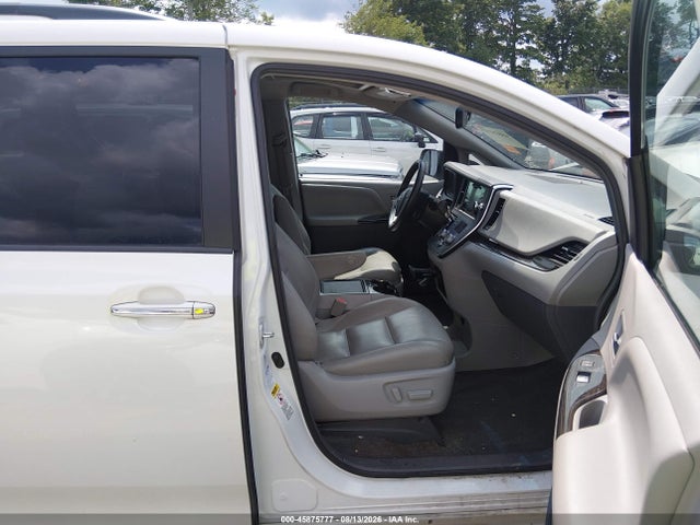 45875777 :رقم المزاد ، 5TDDZ3DC3HS156104 vin ، 2017 Toyota Sienna Xle 7 Passenger مزاد بيع