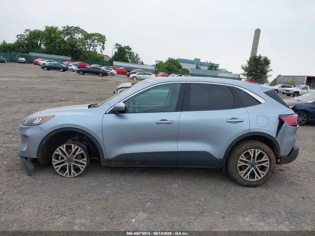 1FMCU9H98NUB18687 Ford ESCAPE SEL