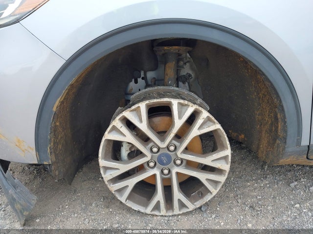 1FMCU9H98NUB18687 Ford ESCAPE SEL