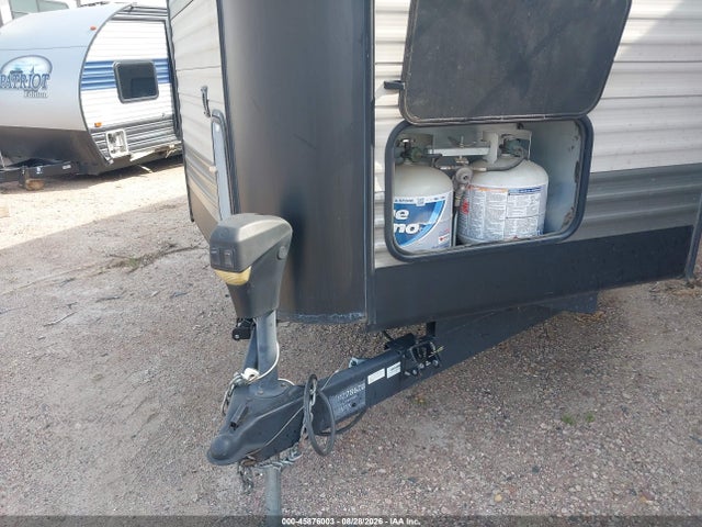 2016 Forest River Cherokee M-274vfk მანქანა იყიდება აუქციონზე, vin: 4X4TCKD22GX121331, აუქციონის ნომერი: 45876003