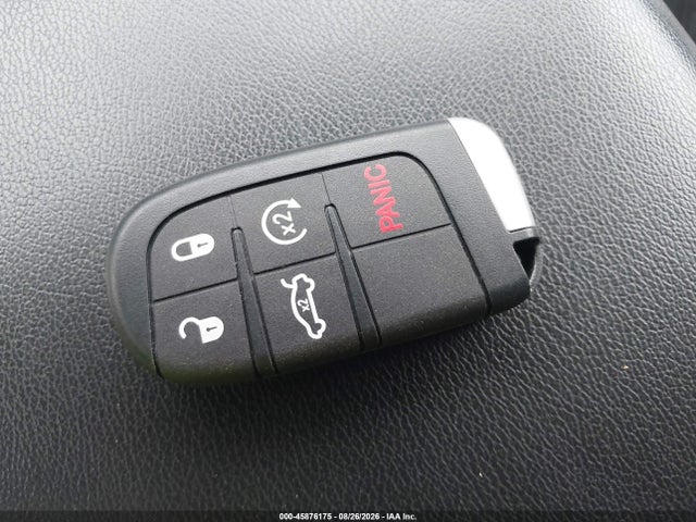 45876175 :رقم المزاد ، 1C3CCCAB5FN570128 vin ، 2015 Chrysler 200 Limited مزاد بيع