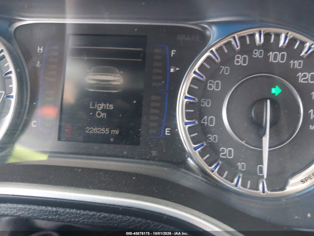 45876175 :رقم المزاد ، 1C3CCCAB5FN570128 vin ، 2015 Chrysler 200 Limited مزاد بيع