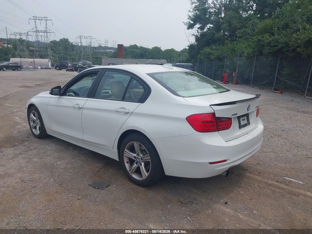 BMW 320i Xdrive 2014 WBA3C3C57EF983516 Image 3