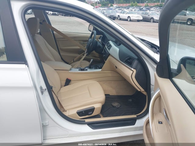 BMW 320i Xdrive 2014 WBA3C3C57EF983516 Image 5