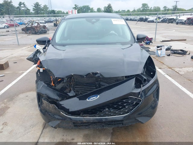 45876369 :رقم المزاد ، 1FMCU0BZ5MUA37245 vin ، 2021 Ford Escape Se Hybrid مزاد بيع