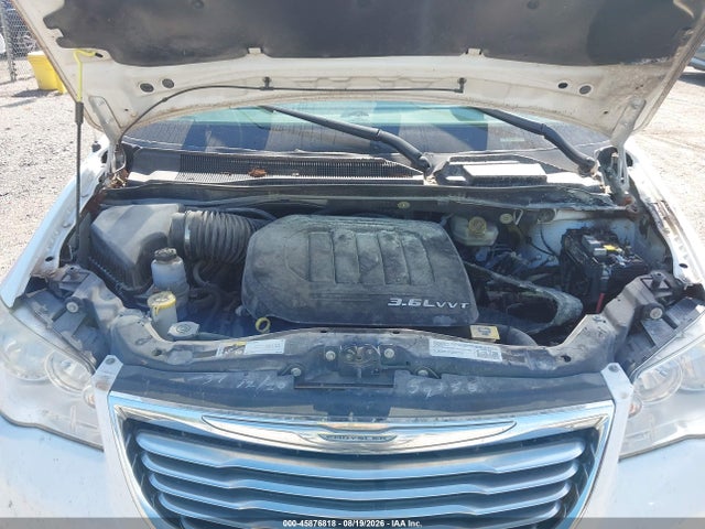 45876818 :رقم المزاد ، 2C4RC1BG1FR628193 vin ، 2015 Chrysler Town & Country Touring مزاد بيع
