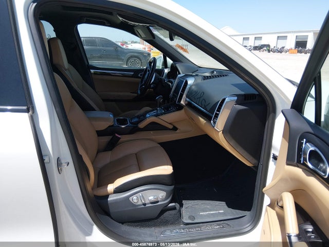 Продажа на аукционе авто 2017 Porsche Cayenne Platinum Edition, vin: WP1AA2A23HKA90627, номер лота: 45876973