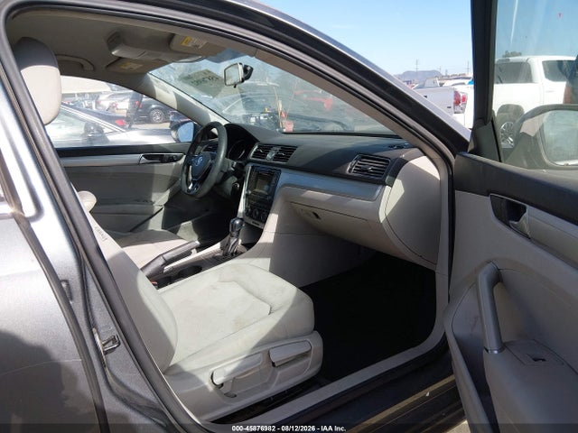 Продажа на аукционе авто 2016 Volkswagen Passat 1.8t S, vin: 1VWAT7A3XGC049239, номер лота: 45876982