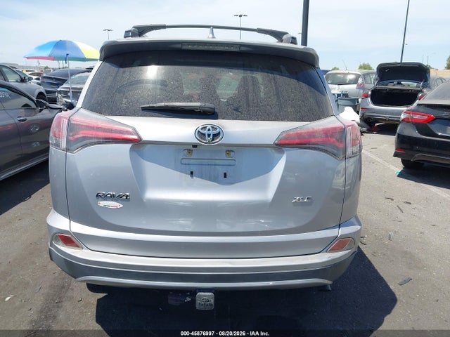 Toyota Rav4 Xle 2018 JTMWFREV8JD120642 Image 16