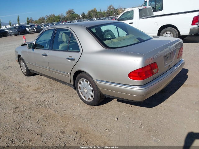 1998 Mercedes-benz E 320 მანქანა იყიდება აუქციონზე, vin: WDBJF65F2WA603780, აუქციონის ნომერი: 45877124