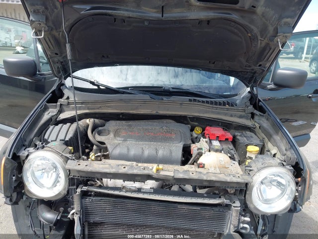 ZACCJBAB2JPH82741 Jeep Renegade Upland Edition 4x4
