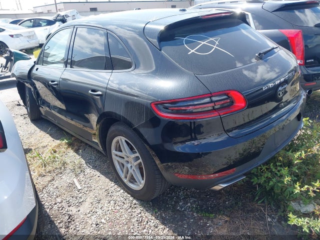 Porsche Macan 2018 WP1AA2A52JLB25328 Image 3