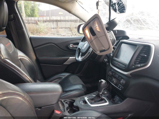 2017 Jeep Cherokee Trailhawk მანქანა იყიდება აუქციონზე, vin: 1C4PJMBS0HW590923, აუქციონის ნომერი: 45877356