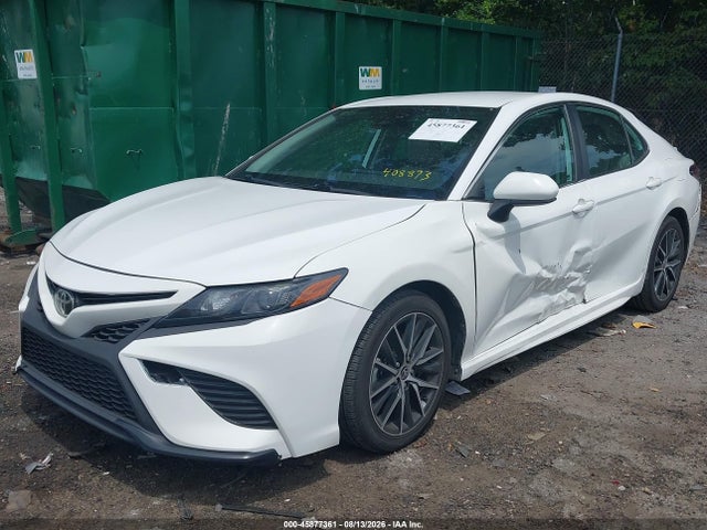 45877361 :رقم المزاد ، 4T1G11AKXMU408873 vin ، 2021 Toyota Camry Se مزاد بيع