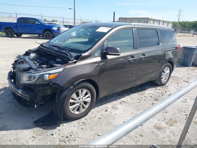 45877590 :رقم المزاد ، KNDMB5C14H6333405 vin ، 2017 Kia Sedona Lx مزاد بيع