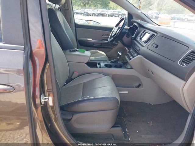 45877590 :رقم المزاد ، KNDMB5C14H6333405 vin ، 2017 Kia Sedona Lx مزاد بيع