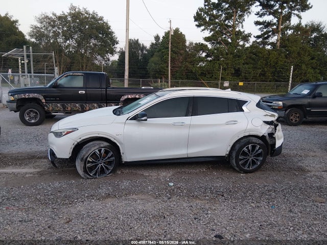 Auction sale of the 2017 Infiniti Qx30 Premium, vin: SJKCH5CR4HA032899, lot number: 45877643