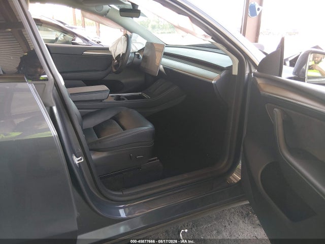 Продажа на аукционе авто 2023 Tesla Model Y Awd/long Range Dual Motor All-wheel Drive, vin: 7SAYGAEE6PF706347, номер лота: 45877666