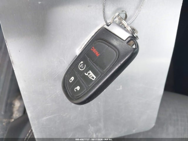 45877727 :رقم المزاد ، 1C4PJMCB7GW333075 vin ، 2016 Jeep Cherokee Latitude مزاد بيع