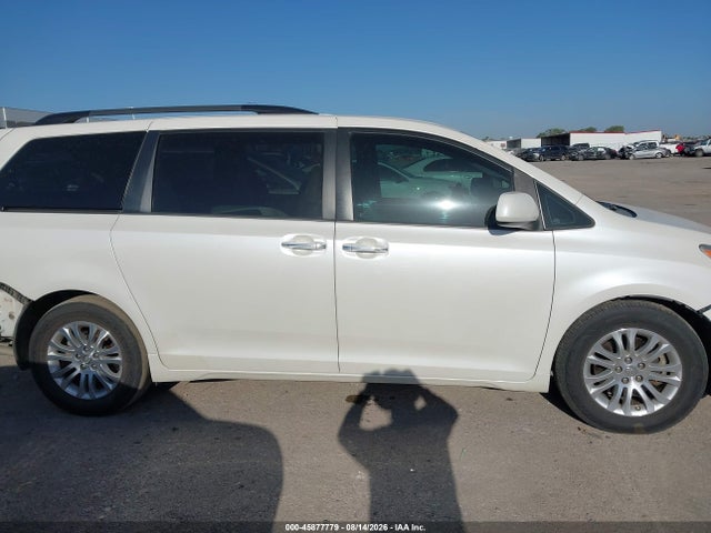 Продаж на аукціоні авто 2015 Toyota Sienna Xle 8 Passenger, vin: 5TDYK3DC9FS677718, номер лоту: 45877779