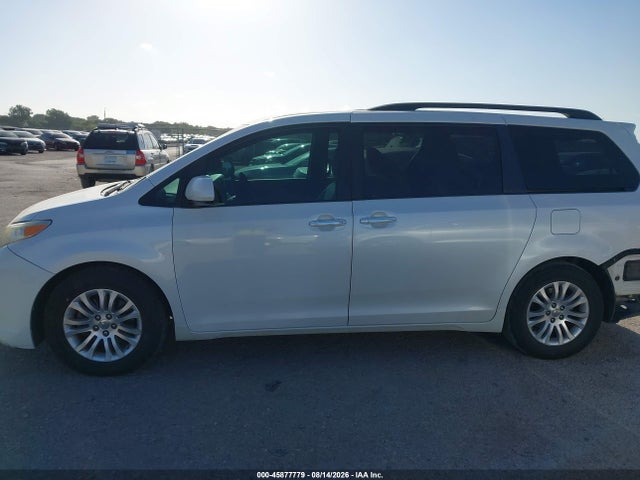 Продаж на аукціоні авто 2015 Toyota Sienna Xle 8 Passenger, vin: 5TDYK3DC9FS677718, номер лоту: 45877779