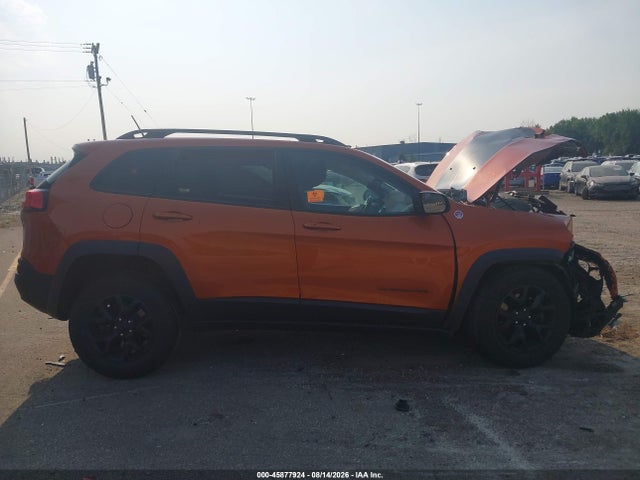 2015 Jeep Cherokee Trailhawk მანქანა იყიდება აუქციონზე, vin: 1C4PJMBS4FW556979, აუქციონის ნომერი: 45877924